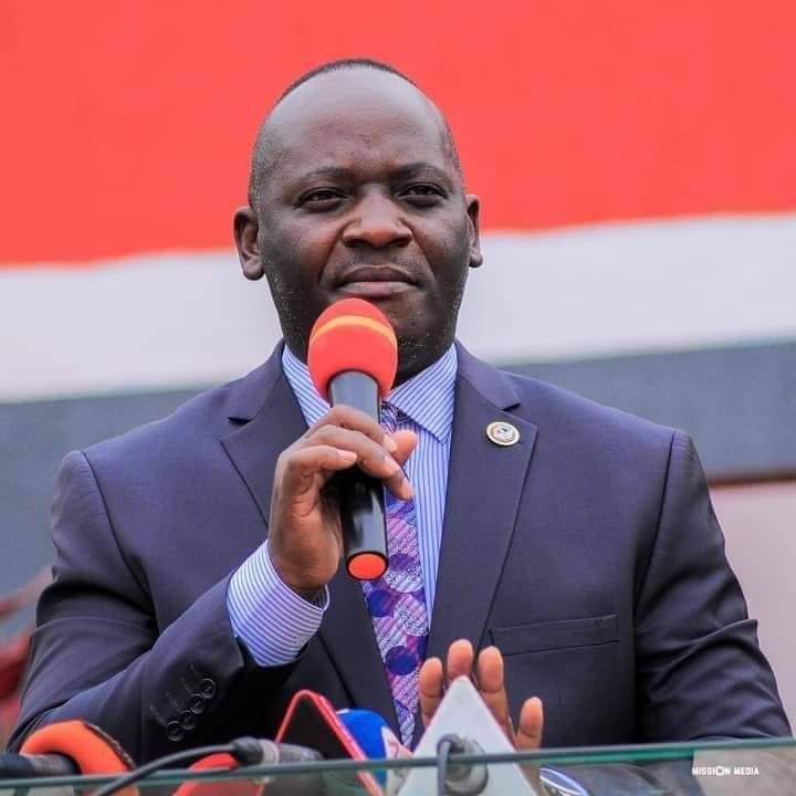 Moshug2561's tweet photo. The honest MP and Next President of @NUP_Ug

The incorruptible figure, instead being fought by @HEBobiwine
 Who needs full control of NUP for his kids

He should return to Parliament unchallenged.

He's fit to lead NUP.

He prioritizes people's needs over his own.
@MathiasMpuuga https://t.co/GvqgVxWF5n