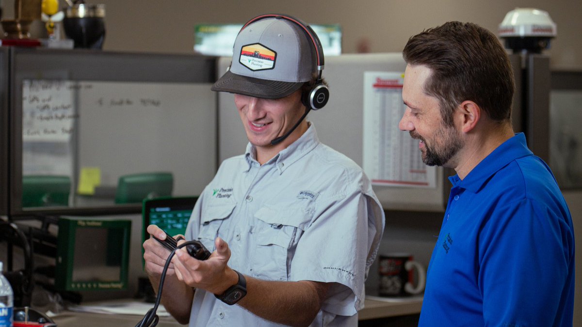 #plant24 𝗣𝗿𝗼 𝗧𝗶𝗽: [Product Support] 1: » check out Product Resources for manuals, step-by-step guides + more cloud.precisionplanting.com/product-resour… 2: » call your local Premier Dealer precisionplanting.com/dealerlocator 3: » contact product support via phone or email 📞 » 309-925-5050