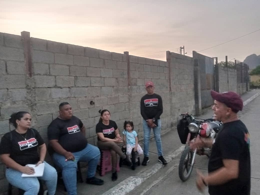 🔴FORMACIÓN⚫ 🇻🇪

No podemos dejar “ni un tantito así”  la formación a nuestra militancia, con ejemplo del accionar cotidiano, trabajo y estudio.

#AbrilDeVencedores 
<a href="/NicolasMaduro/">Nicolás Maduro</a> 
<a href="/HectoRodriguez/">Héctor Rodríguez C.</a>