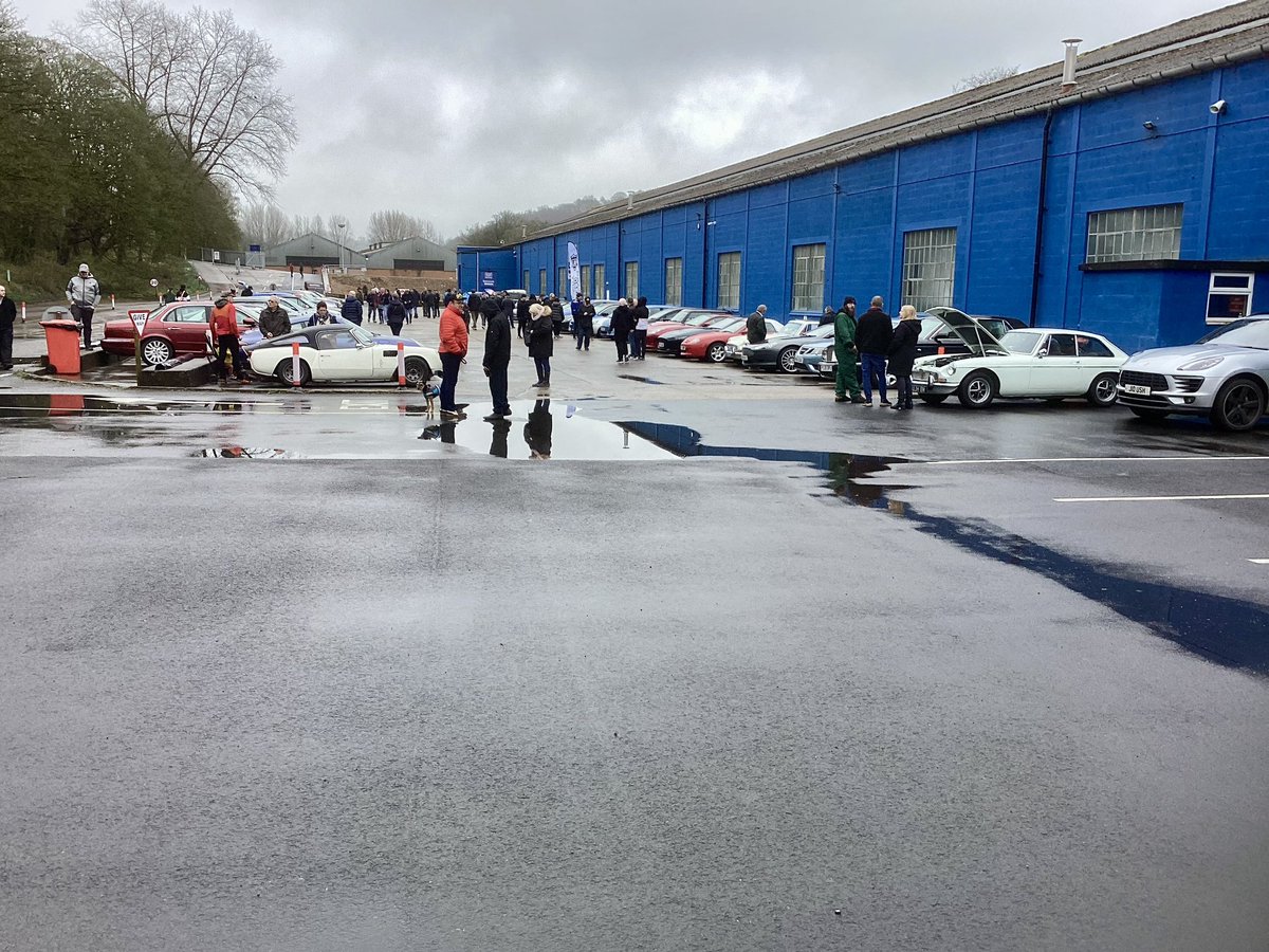 Some of Richard’s pictures from today’s #EasterMonday Great British #CarMeet!

Busy, busy today - thank you to all who joined us! 🙏

🧵 Thread incoming!👇

#carclubs #cardisplay #carattraction #fordlovers #carlovers #classiccars