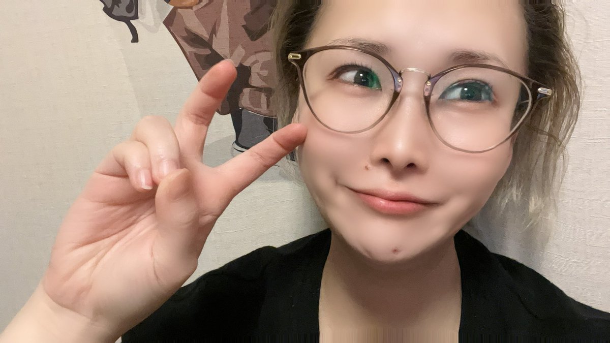 Leo21MICO's tweet photo. 配信長期休暇ごめんなさい🙏
未だ目眩が落ち着かない日々を過ごしてますが心は元気です( * ˙ᵕ˙ * )
早く皆に会えるように体調整え中なのでもう少し待っててね( ˙³˙)⇝💕
なかなかお風呂に入れず頭ぼっさぼさですが
本日のわたくしを載せときます⬇️ https://t.co/D2ud25yvOY