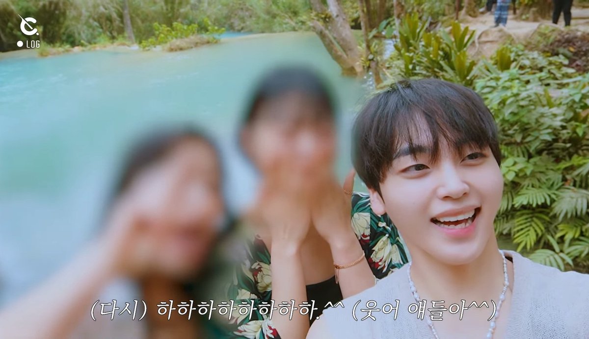 블러처리를 했음에도 뚫고 나오는 누님들의 미모..