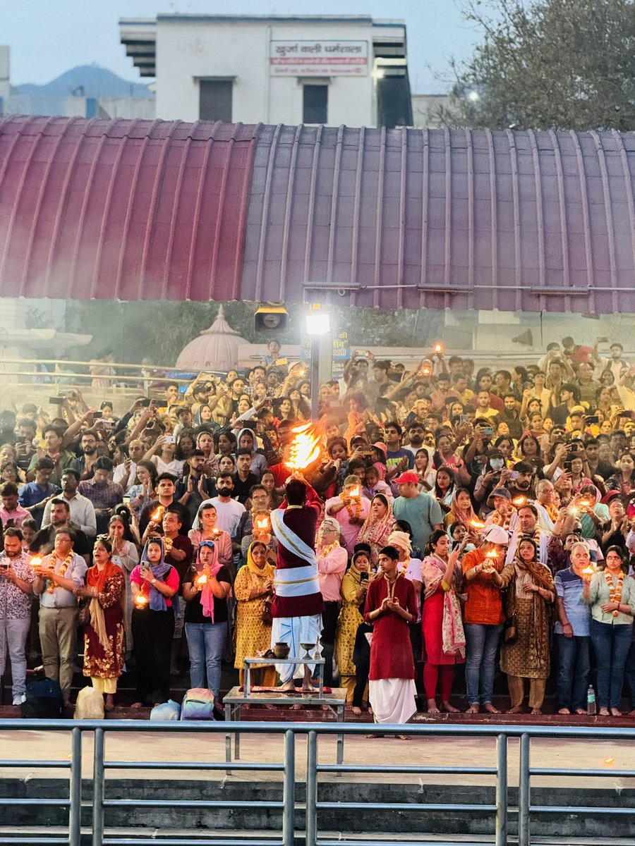 गंगा आरती 🙏 #rishikesh #GangaAarti #ganga