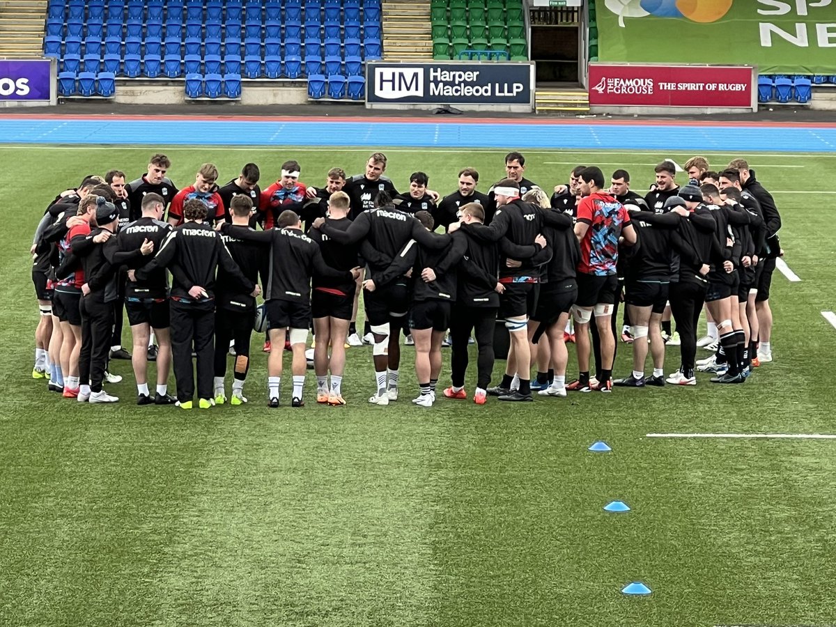 Open training session at the <a href="/GlasgowWarriors/">Glasgow Warriors</a> always a great atmosphere 
🏉