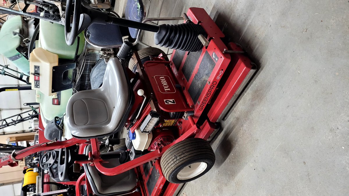 HeftyLeftyQue's tweet image. Looking to sell these rollers. 2 units available. One unit has 698 hrs and the other 633. 2014 and 2015 toro greenspro 1240.  Please contact me if interested and we can discuss price.