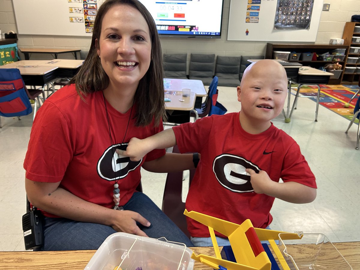 jenny_westbrook's tweet photo. Happy #NationalAssistantPrincipalsWeek to the one and only @mkjohnson723 🎉💚👏🌟 Thank you Mrs. Walker for all you do for our school community each day @MVESGainesville @Hall_Schools 👏👏👏 We are thankful for you! https://t.co/BEYK7Aoa2Q
