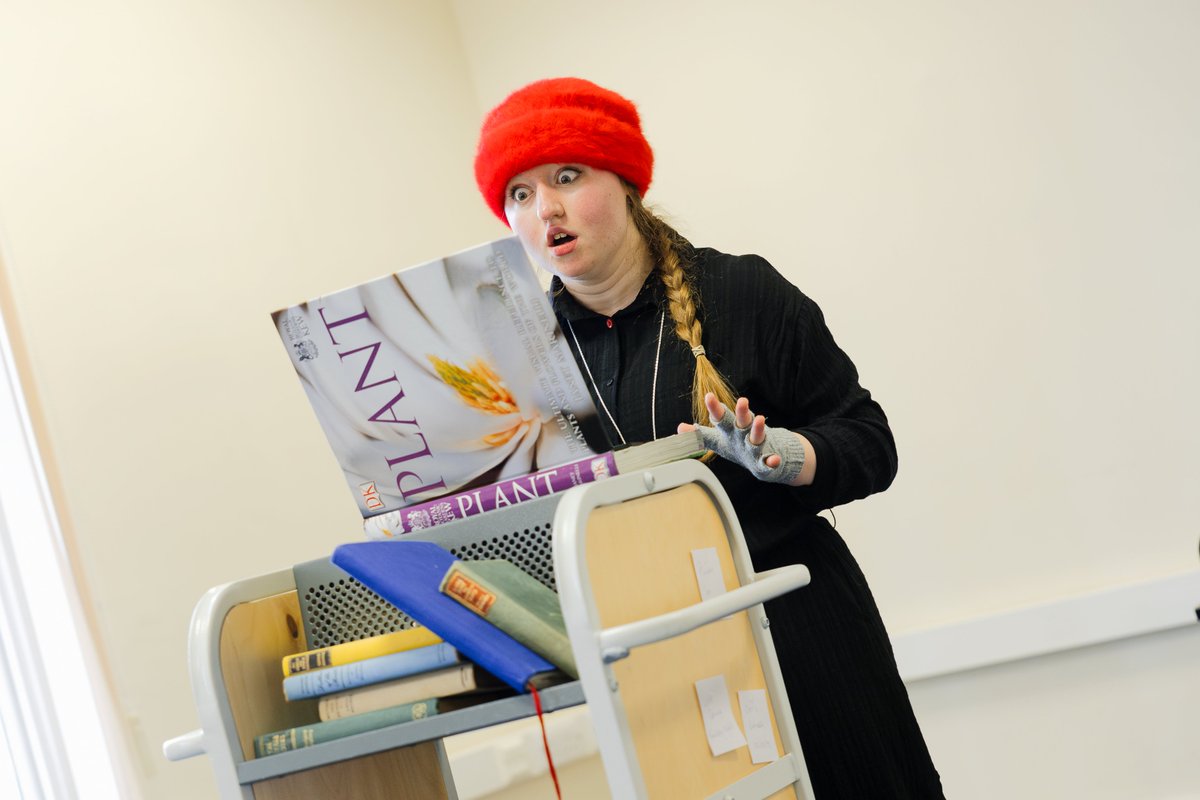 'The Book of Eternity' is back on the road this week in Wakefield! Four days of performances in libraries across the region - all free to attend and perfect for younger audiences ticketsource.co.uk/whats-on?q=boo… @WakefieldLibra1 @Expwakefield