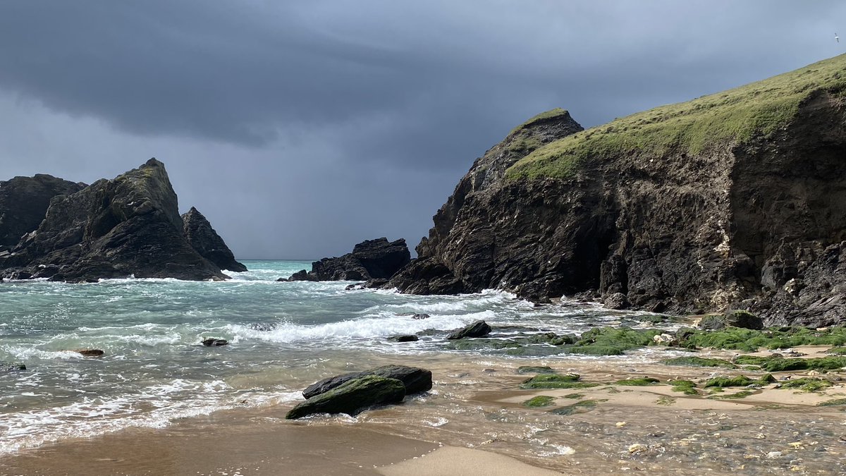 Before the rain…(and between very muddy walks down and back up!) I love stormy, coastal lighting - and the turquoise of the sea in the distance. (Soar Mill Cove, Devon) #devon #mhhsbd