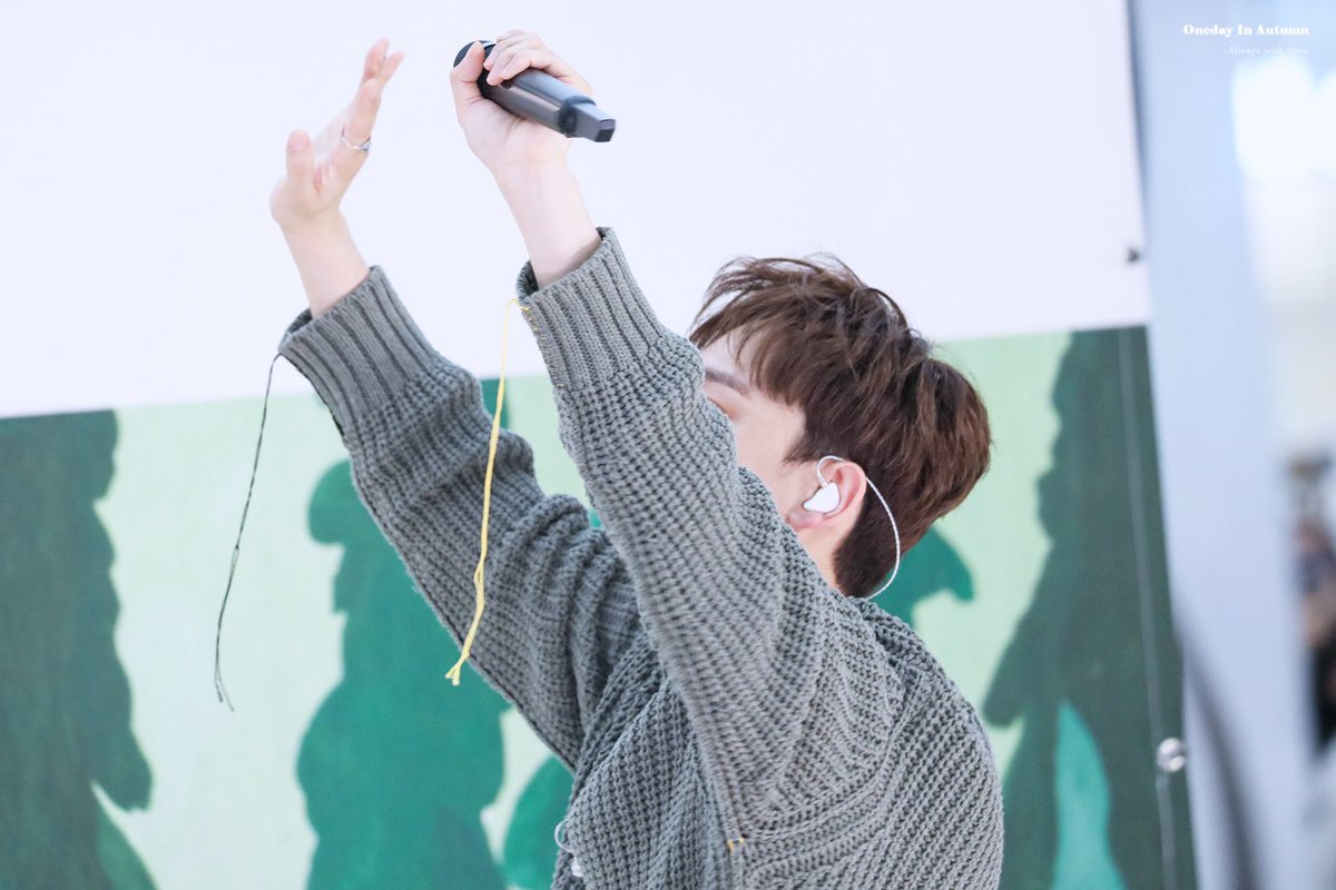 Adorable_CHEN_'s tweet photo. 💛
#김종대 #종대 #JONGDAE #첸 #CHEN
#5AprilsWithSoloistCHEN 
#첸_솔로데뷔_5주년 https://t.co/iBhL4AYvEV