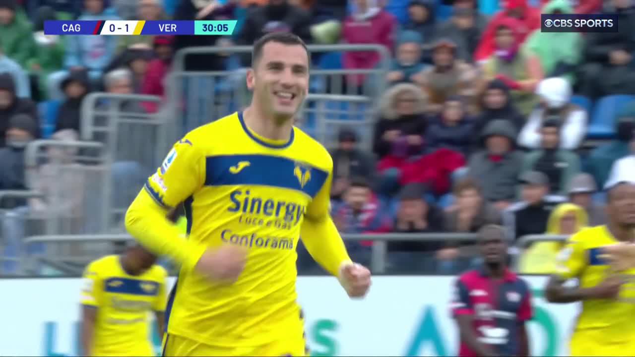 Improvisation of the highest order!Federico Bonazzoli with a clever backheel volley for Verona 👏