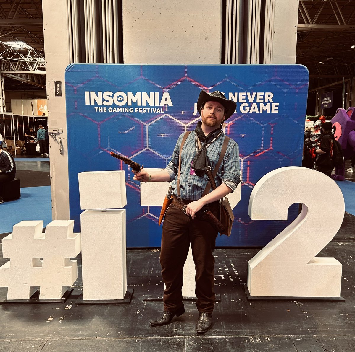 IAmSimplyGifted's tweet photo. Probably my favourite cosplay I’ve done so far! So many people asked for photos and insomnia as a whole was a blast! Plus I got to meet @TheSpiffingBrit and @Robbotron too who were so cool! Thanks @IGFestUK for once again being amazing! #i72 #arthurmorgan #cosplay https://t.co/ff13XWb8is