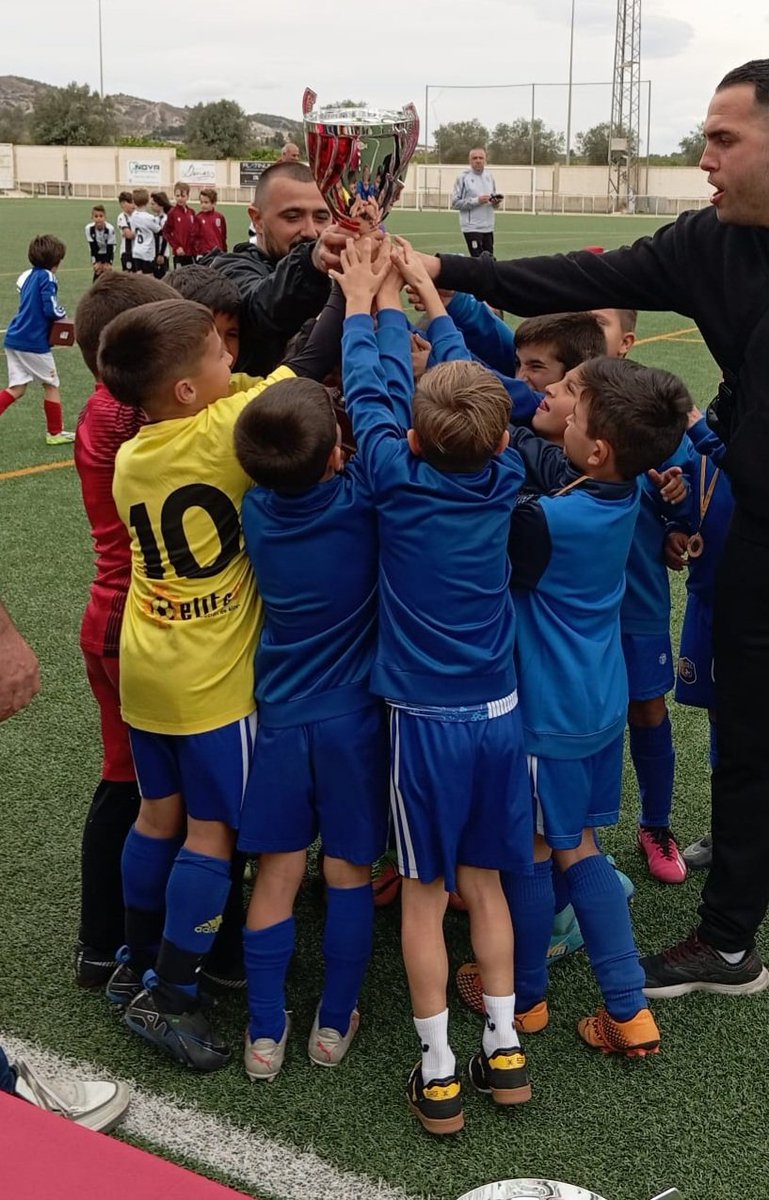 ⚽️🔝🏆⚙Comenzamos la semana anunciando nuestras disputas en los Torneos: Prebenjamin--🥈🥈Subcampeon Torneo ALGORFA✅ (enormes estos peques)