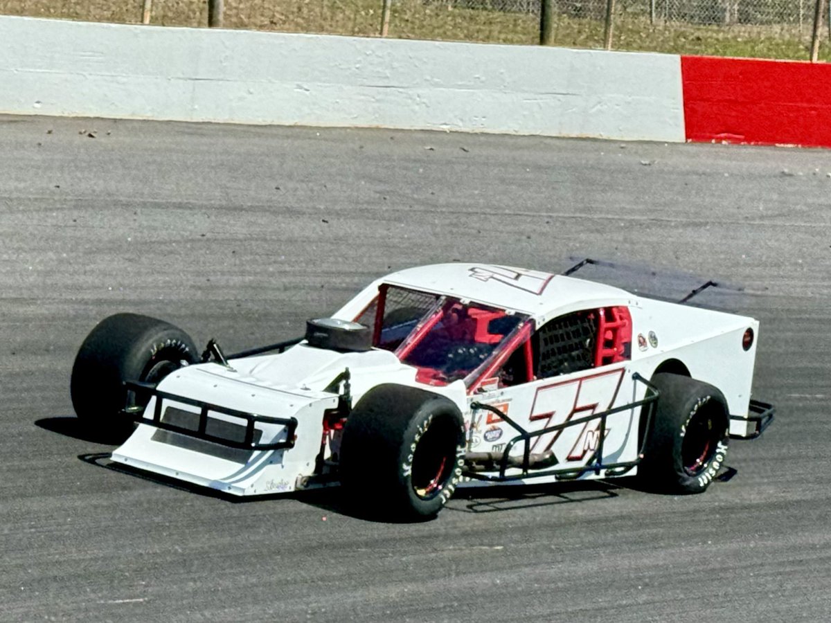 FitStop_Hunter's tweet photo. 🏁 Races no. 10 & 11: ✅
P23 with @Bobby_Labonte at @RichmondRaceway in the #VAisforRacingLovers150. Had a strong car, just got caught up in other’s unawareness.
P8 with Will Lambros at @racetrico in the @SMARTMods_’s #Cardinal99. Started on pole, led laps, positive gains! https://t.co/ygUHRJAOKK