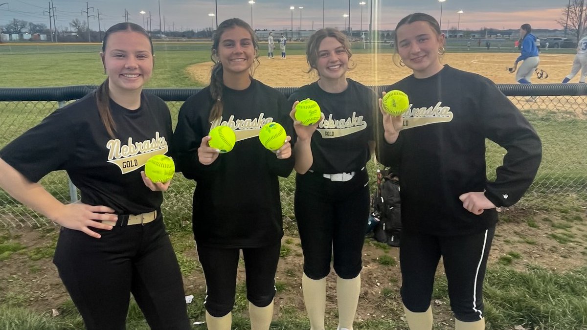 NEGold319's tweet photo. Bomb Squad at PV EGGSTRAVAGANZA!!! Awesome job girls!!! @emma_barnes__ @avatague @AlveyKaylie @kylaschulte2026 @NebraskaGold @NebraskaGoldOrg 💛🥎🖤 https://t.co/qPwXA25nK3