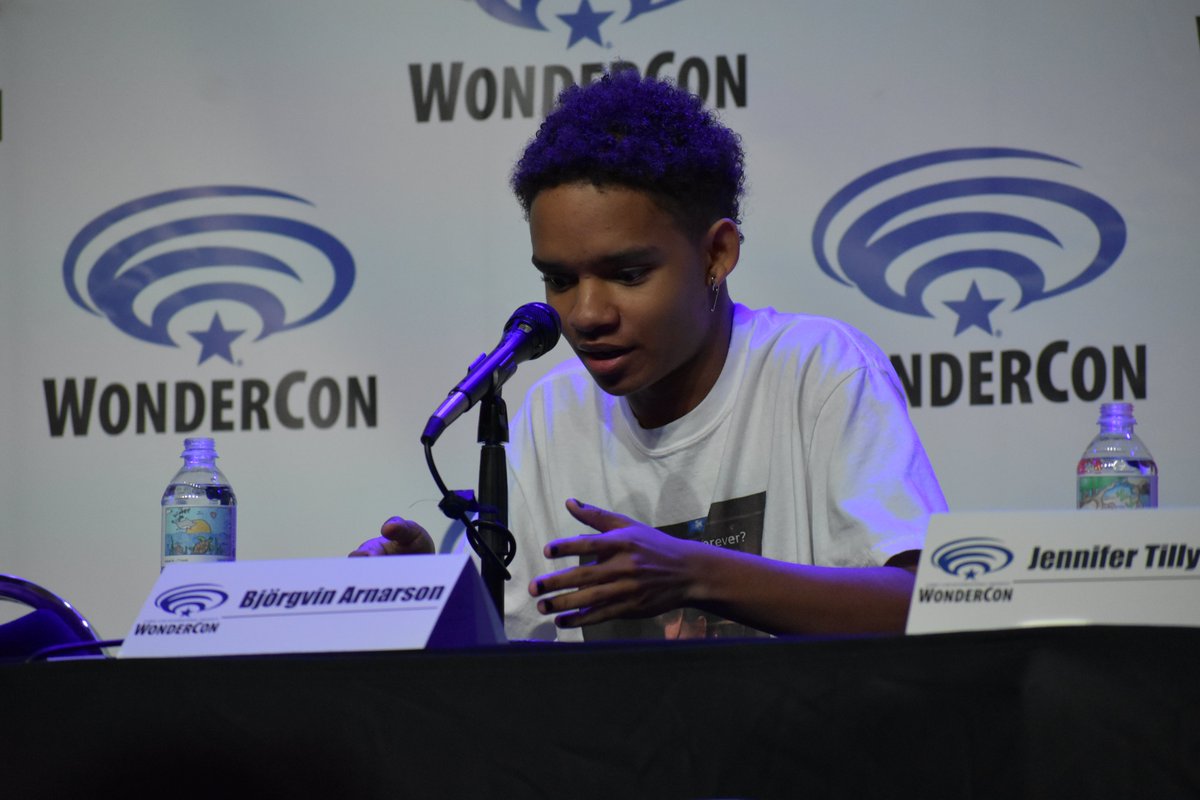 mulderville's tweet photo. Notre média était présent au panel @WonderCon consacré à la troisième saison de la série culte #Chucky En présence de @1ZackaryArthur @AlyviaAlynLind @bjorgvinarn @DevonESawa @JenniferTilly @RealDonMancini et #KellyJackson @SYFYfr @SYFY @USANetwork. Retrouver notre article, photos et video https://t.co/ezDpgY4OEy