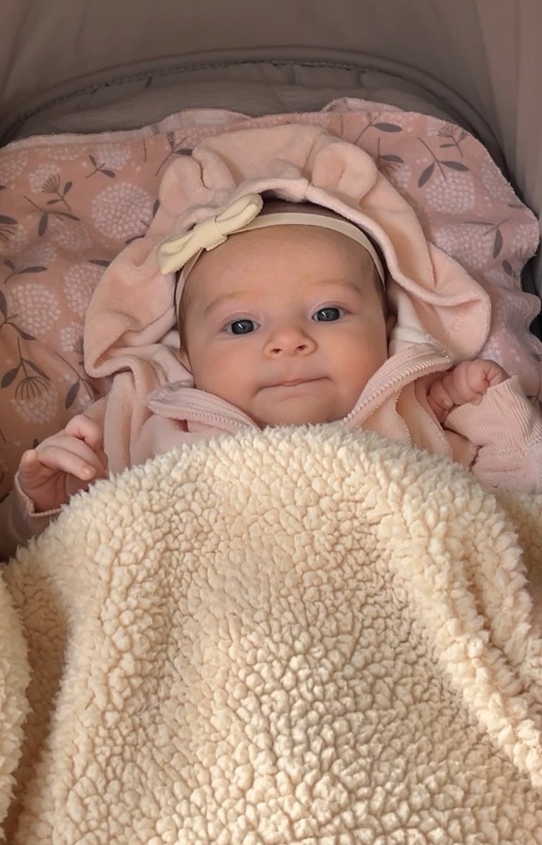 rociomdrid's tweet photo. La carita más preciosaaa🤍🤍🥹😍 https://t.co/c2zwgTc2kw