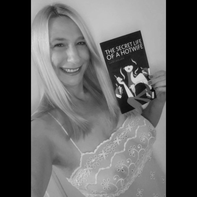 Reading is sexy. https://t.co/dizVsla9MV https://t.co/2s66Ar6vEw