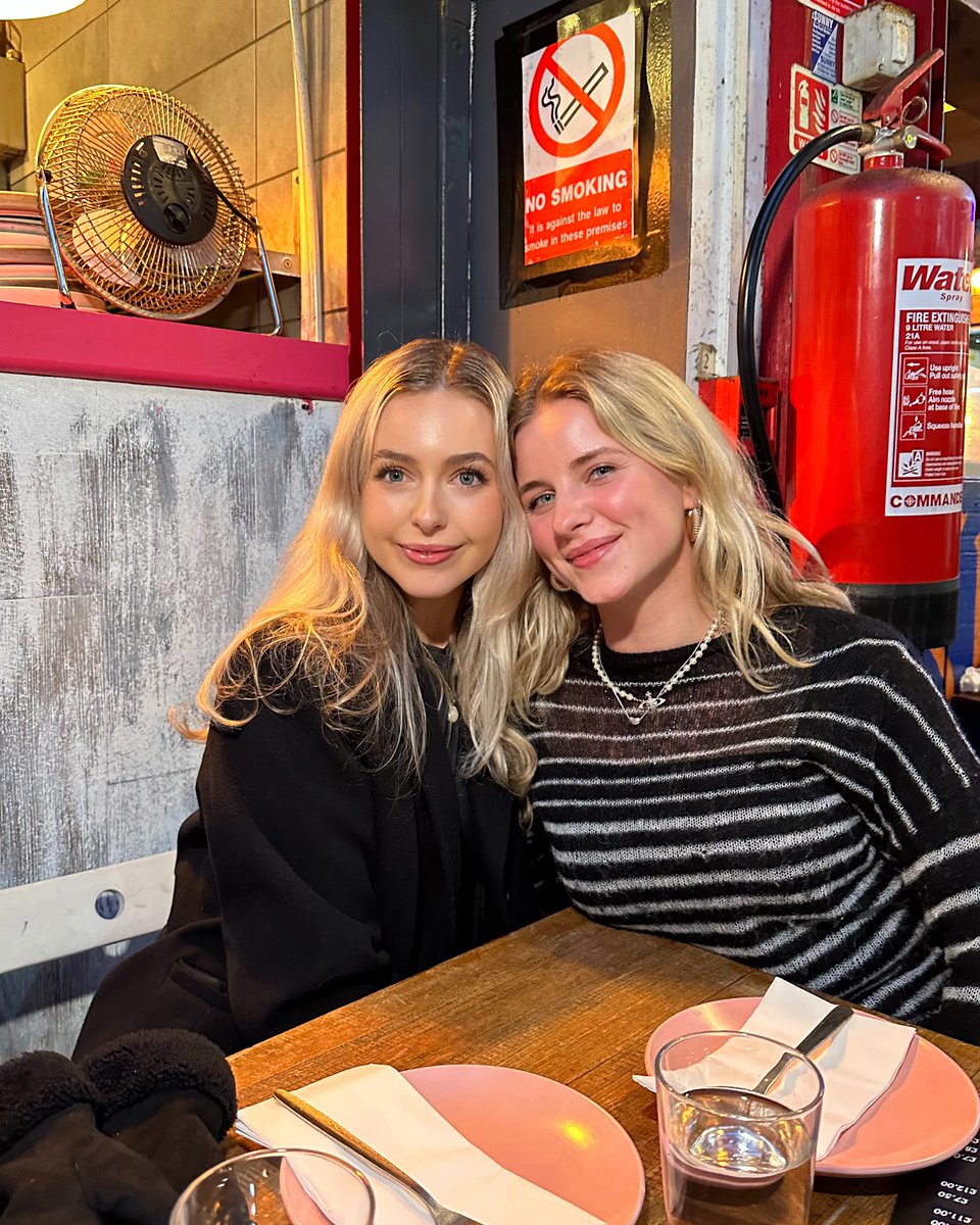 We hope that everyone is having a great bank holiday weekend! We’re enjoying the best vibes here at Broadway Market 🎉💃🏻🪩 #broadwaymarkettooting