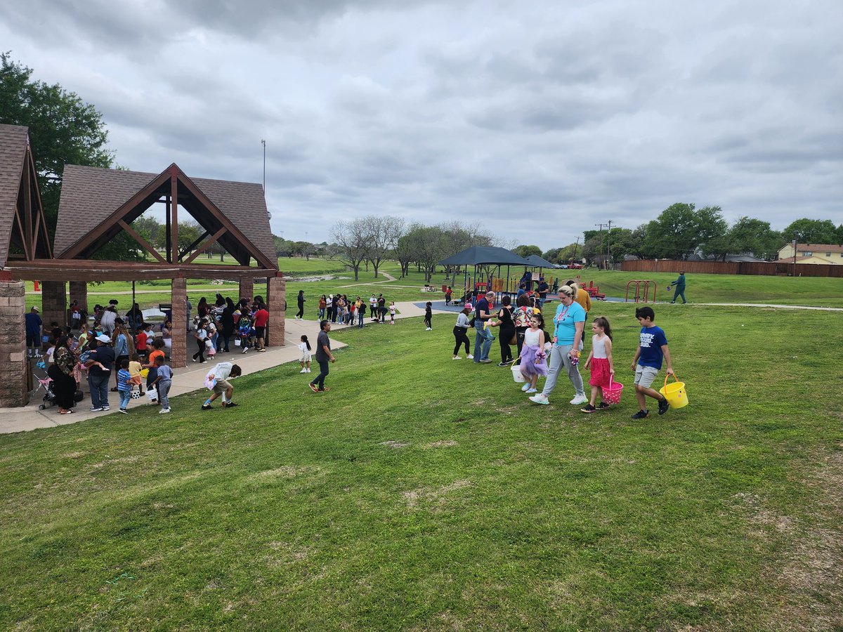 Hhc4o's tweet photo. HHC4O in collaboration with Berkshire Hathaway HomeServices Annual Easter Egg Hunt! https://t.co/SO5ZN5UUh3