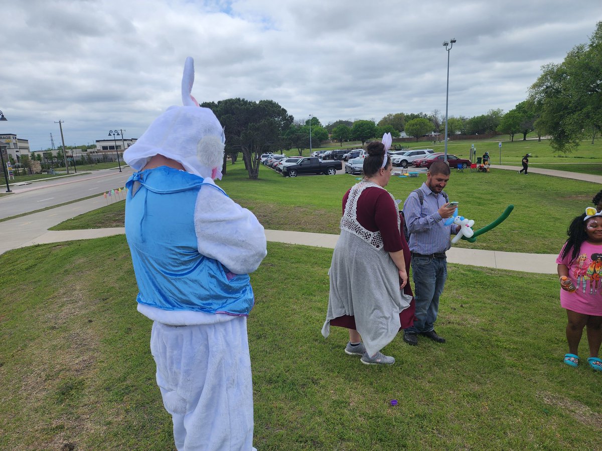 Hhc4o's tweet photo. HHC4O in collaboration with Berkshire Hathaway HomeServices Annual Easter Egg Hunt! https://t.co/SO5ZN5UUh3