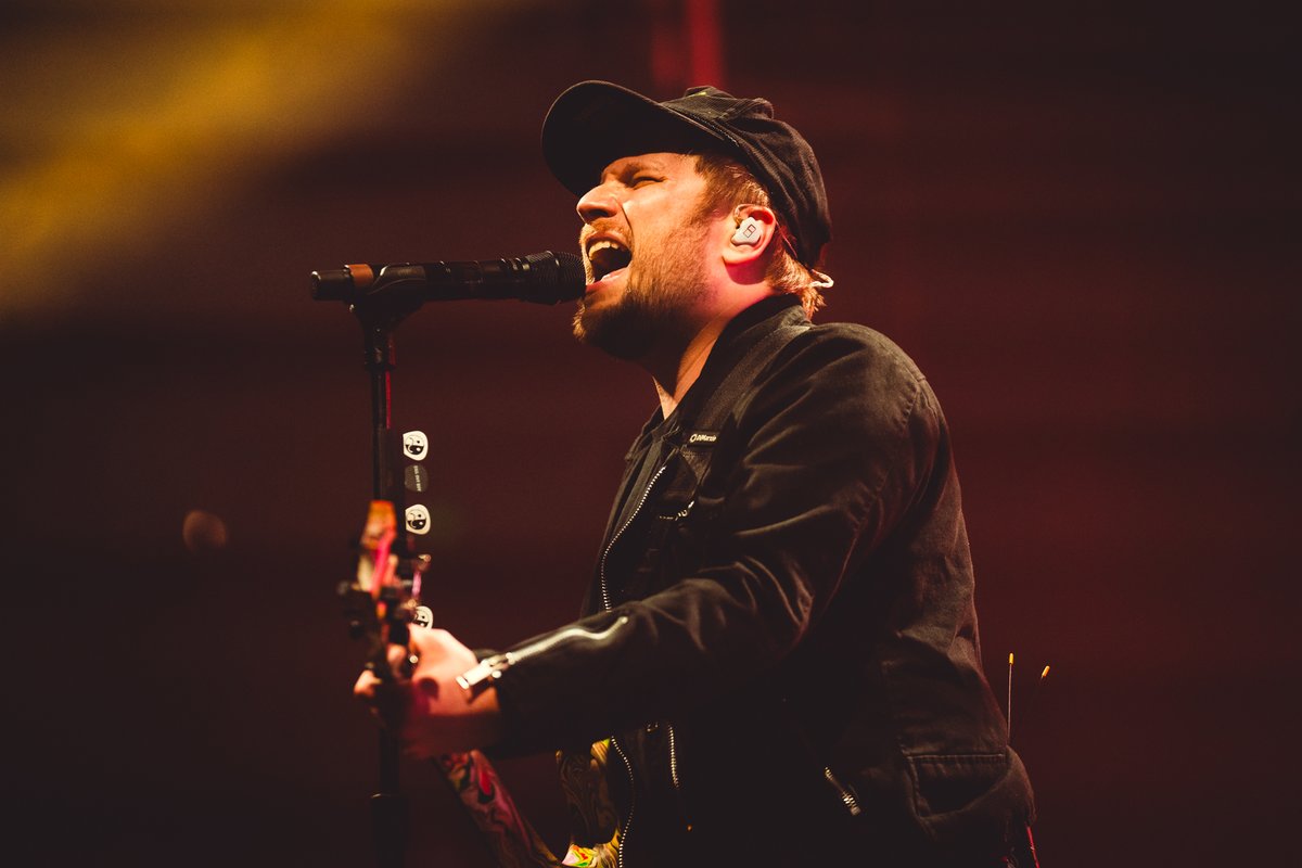 Rocked Rupp Arena with <a href="/falloutboy/">Fall Out Boy</a> at the So Much For (2our) Dust Tour! 🤘🎸 What a night filled with electrifying energy and unforgettable tunes... and of course, all of the MEMORIES. 🎱

📸: @LoganIII