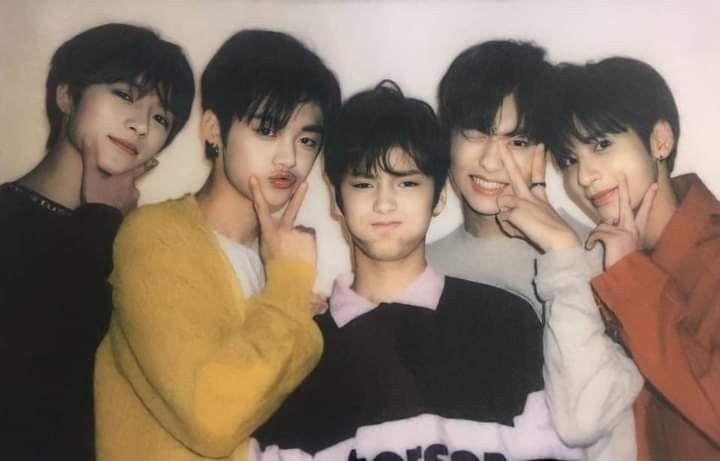 TXTChartData's tweet photo. .@TXT_members' "CROWN" returns to MelOn main chart 5 years after its debut, the song debuted at #82 on MelOn Top 100. https://t.co/HznCCCV0i2