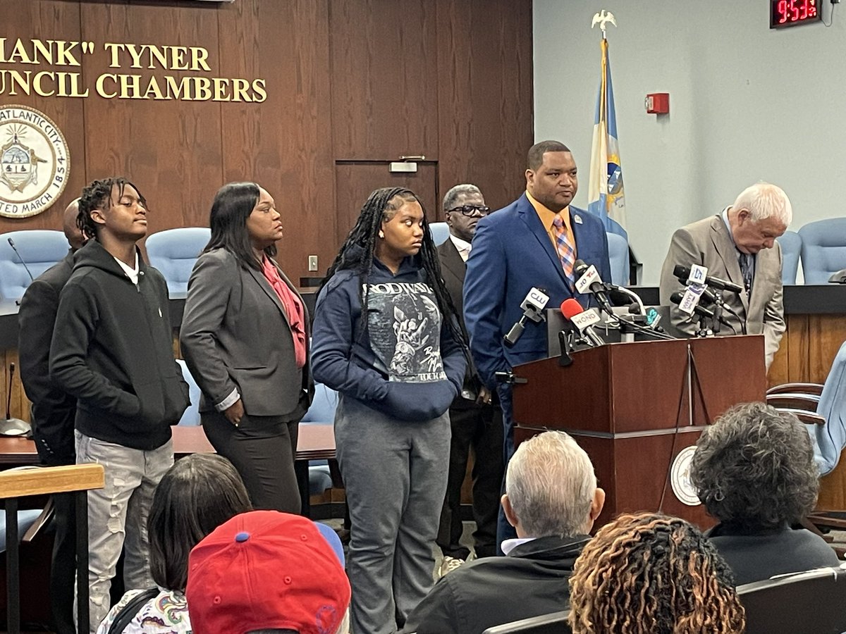 Michelle B. Post (@michellebpost) on Twitter photo Its all about money, too, mayor said. “My wife and i control a half billion dollars” in taxpayer money. <a href="/ACPressOConnor/">John O'Connor</a> <a href="/ACPressHuba/">Nicholas Huba</a> Its all about money, too, mayor said. “My wife and i control a half billion dollars” in taxpayer money. <a href="/ACPressOConnor/">John O'Connor</a> <a href="/ACPressHuba/">Nicholas Huba</a>