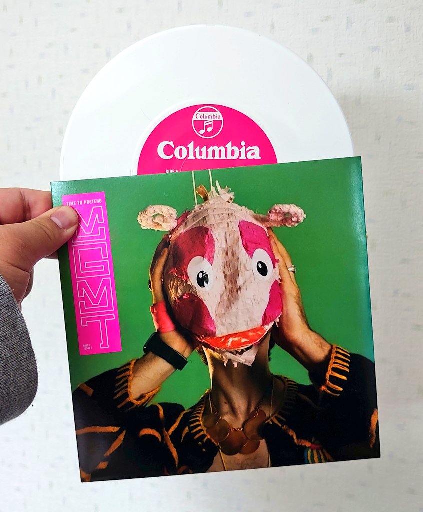 yamapee_bknank's tweet photo. MGMT「Time To Pretend / Weekend Wars」(Columbia, 2008)
イントロのギターのアルペジオから泣ける00年代を代表するアンセム。
やっぱりリアルタイムで追いかけていた音楽は特別です。
#RECORD
#7inch
#MGMT
#TimeToPretend
#WeekendWars
#Columbia https://t.co/xBlg6lGQ63
