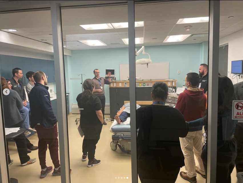Recently our residents visited the sim lab to receive hands-on training on the brain death exam. Fun and learning was had by all! @joshuaak @sashkind @TuftsMedicalCtr