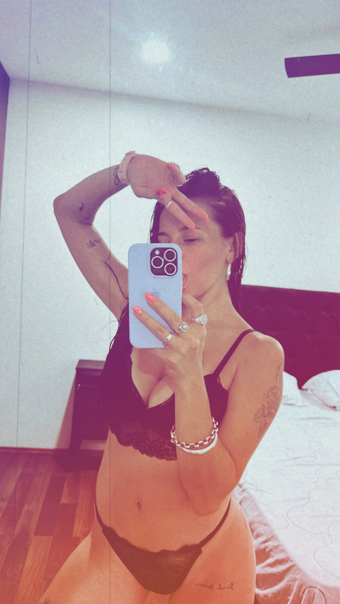 Ro_famef's tweet photo. woke up horny again 😋😆 https://t.co/n3AnBDIxkG