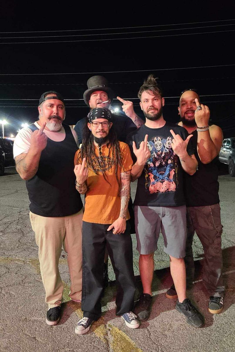 ColombianLover4's tweet photo. Alone I Break, a Korn Tribute Band, performing at the Iron Horse Saloon, El Paso TX 79904. https://t.co/Y2zI2zj29L
