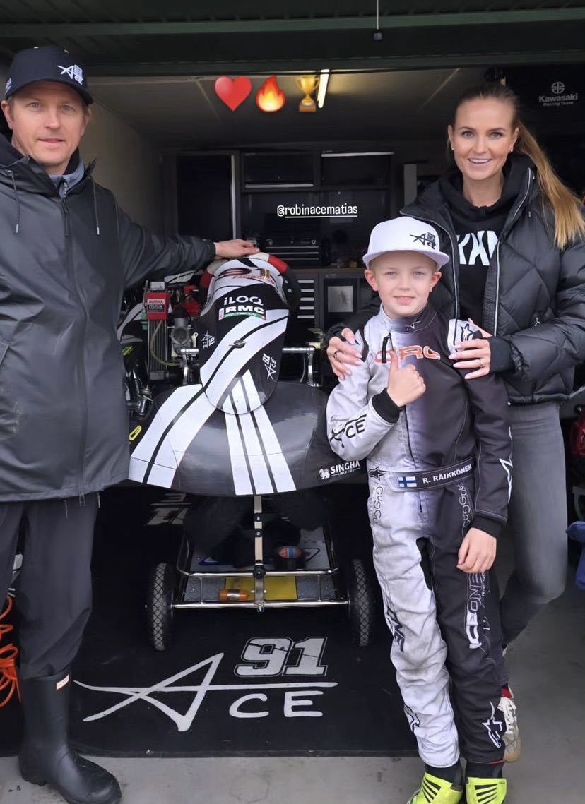 Kimi7iceman's tweet photo. Proud parents 🧊💪🏻

📲mintturaikkonen https://t.co/ly61AuNm0R