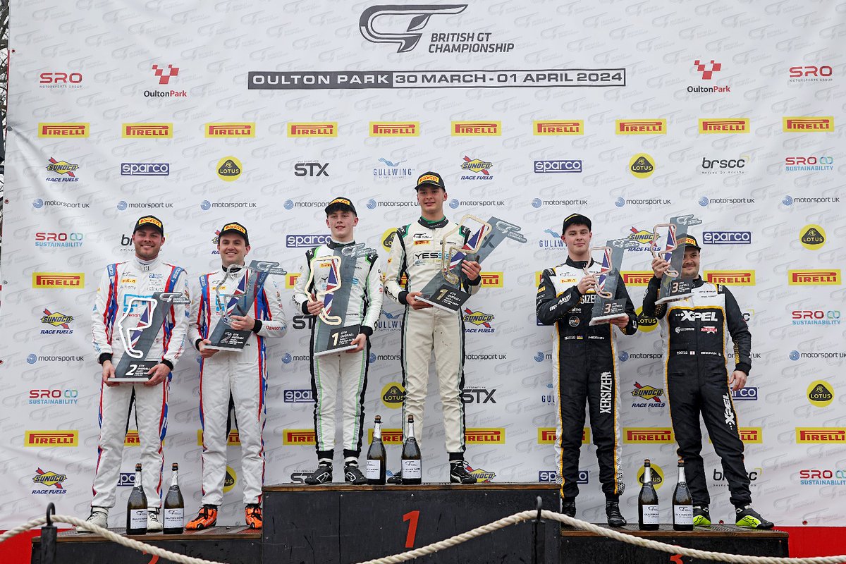 Congrats to our Race 1 podium finishers! Now, what about Race 2? Lights out T-minus 30mins... LIVE 📺 youtu.be/h993ec5Y6dY
