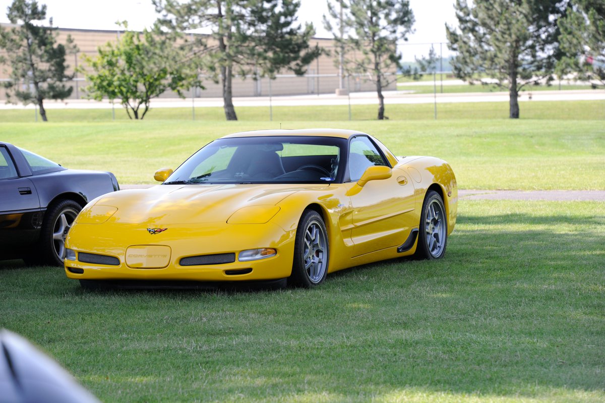CorvettePassion's tweet photo. Checking out this beauty for #FixedRoofFriday #CorvettePassion #Corvette https://t.co/rMQOC9ej3t