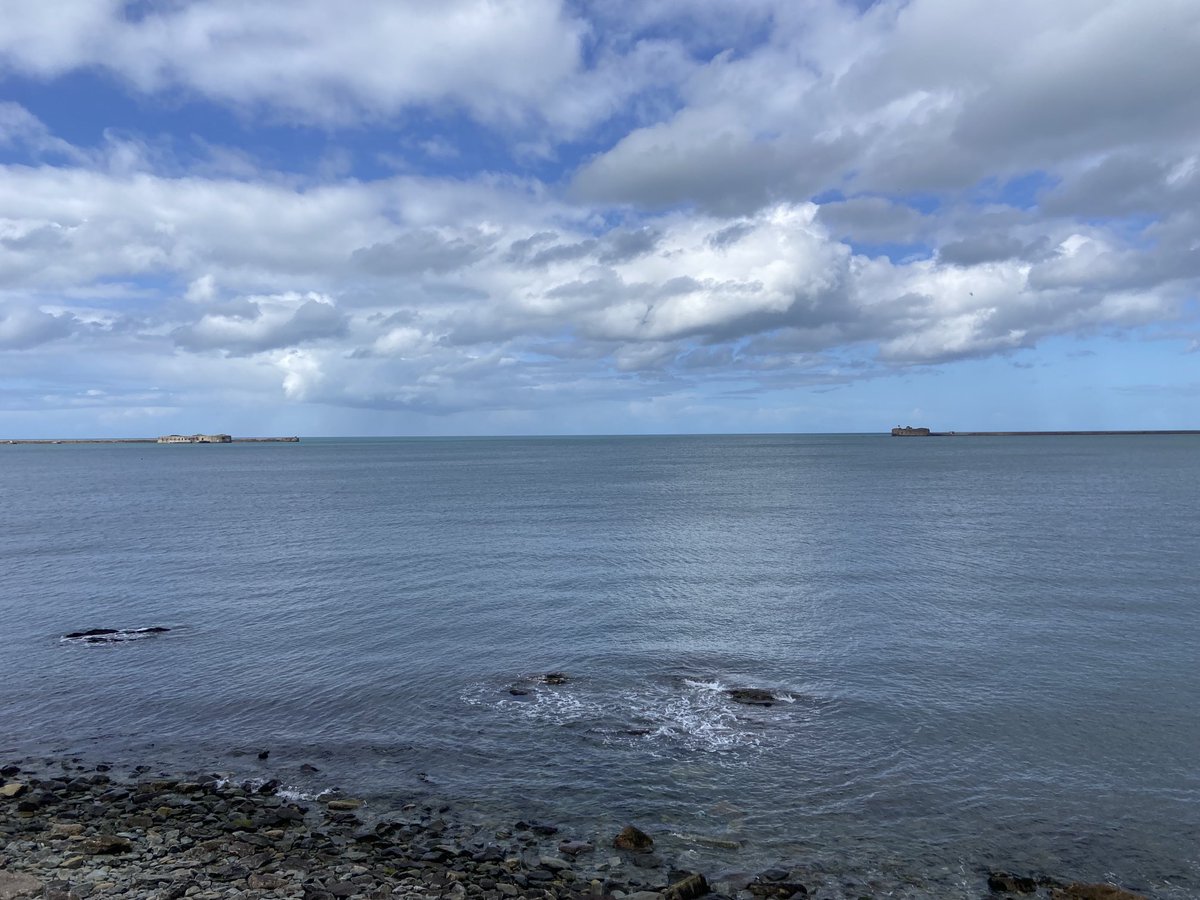 THDGrainoble's tweet photo. 😎🐟⁦@Avril⁩ il est 16 heures, la mer est #ISIO4 , le vent est #ouest, ce bleu comme la fleur de #lin ne dure que quelques heures, il n’a pas plu de la journée 🎣⁦⁦@LeCherbourg⁩ ⁦⁩ est replié ⁦@CotentinUnique⁩ 💙🤍❤️🧑‍🌾👨‍🌾🍏🍎@BleuBlancCoeur⁩ #LinSem https://t.co/L3YW7WKO65