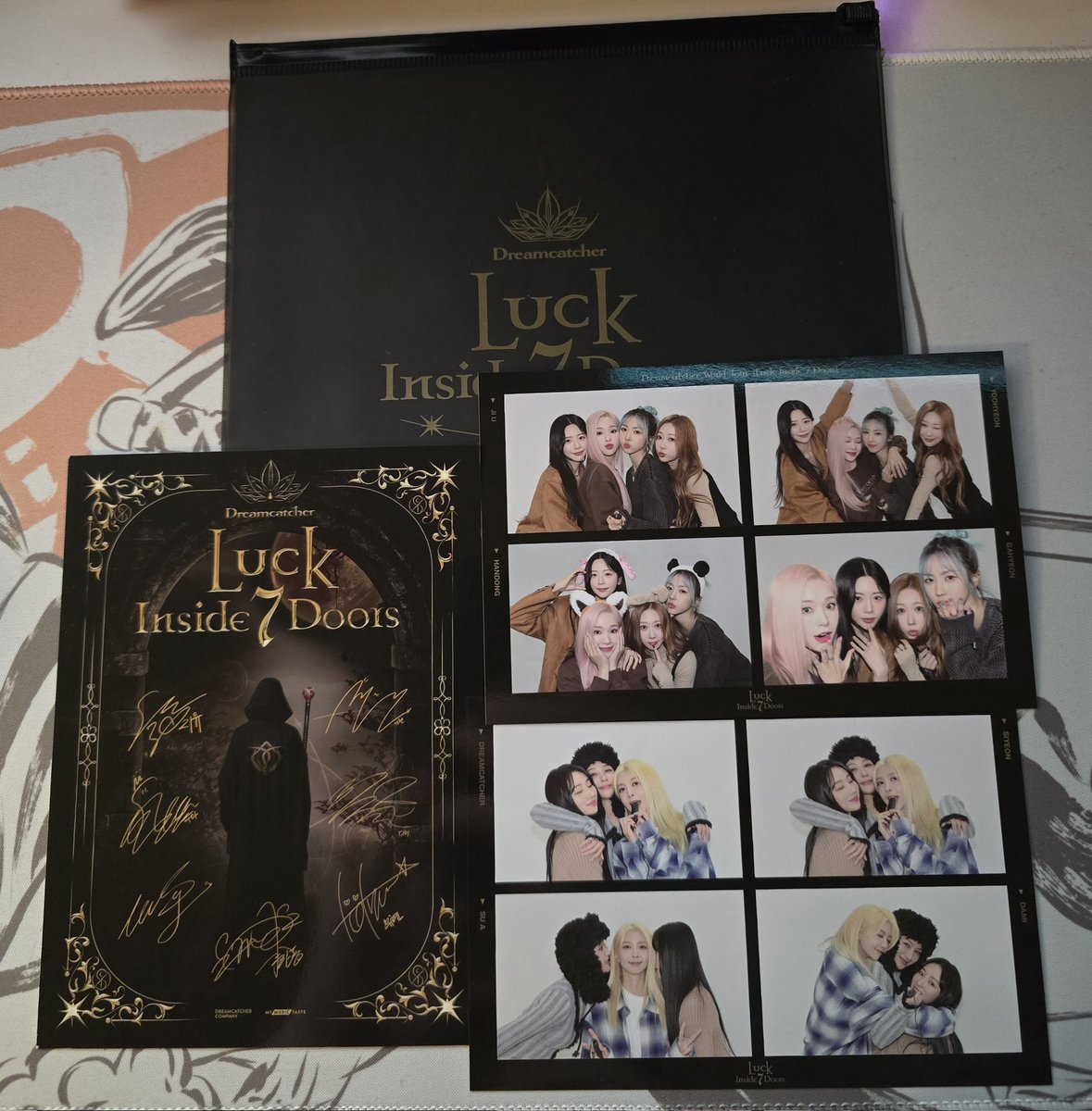 bobasubiniee's tweet photo. ~ mini giveaway ~ 

4 cut photos x2 
mini printed signed post card 
zip bag 

rules:
- must be following 
- have to rt 

#dreamcatcher #dreamcatchergiveaway https://t.co/XgWvuHS4sN