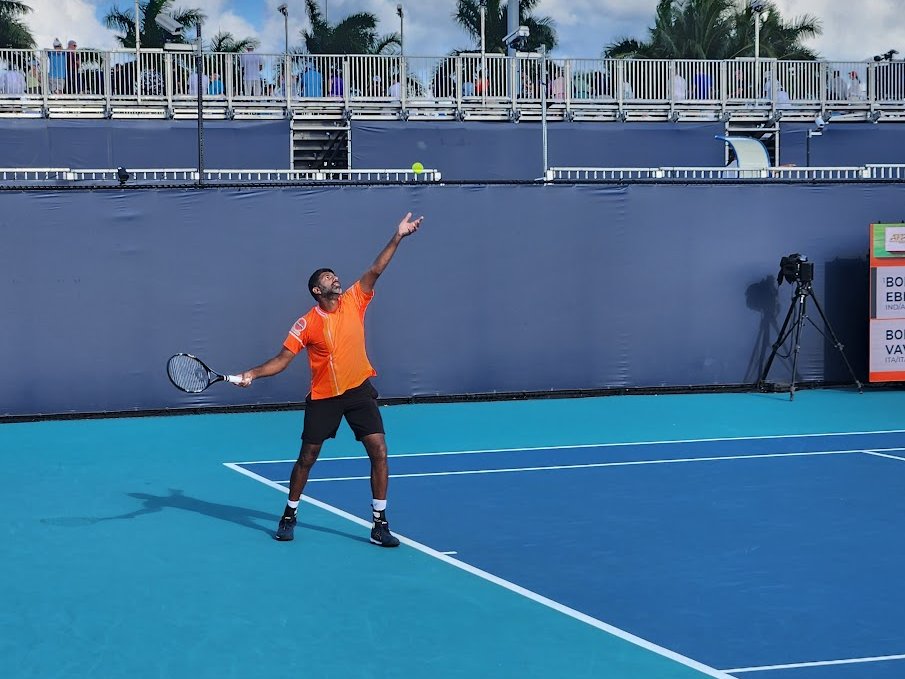 After his R1 victory @MiamiOpen I spoke with Rohan Bopanna 🎾 In-match adjustments 📆 The offseason that lead to the '24 AO title 🧑‍🏫 Lessons from coach Scott Davidoff He & Matt Ebden won the tournament a week later. Listen below 👇 thetennistribe.com/rohan-bopanna-…