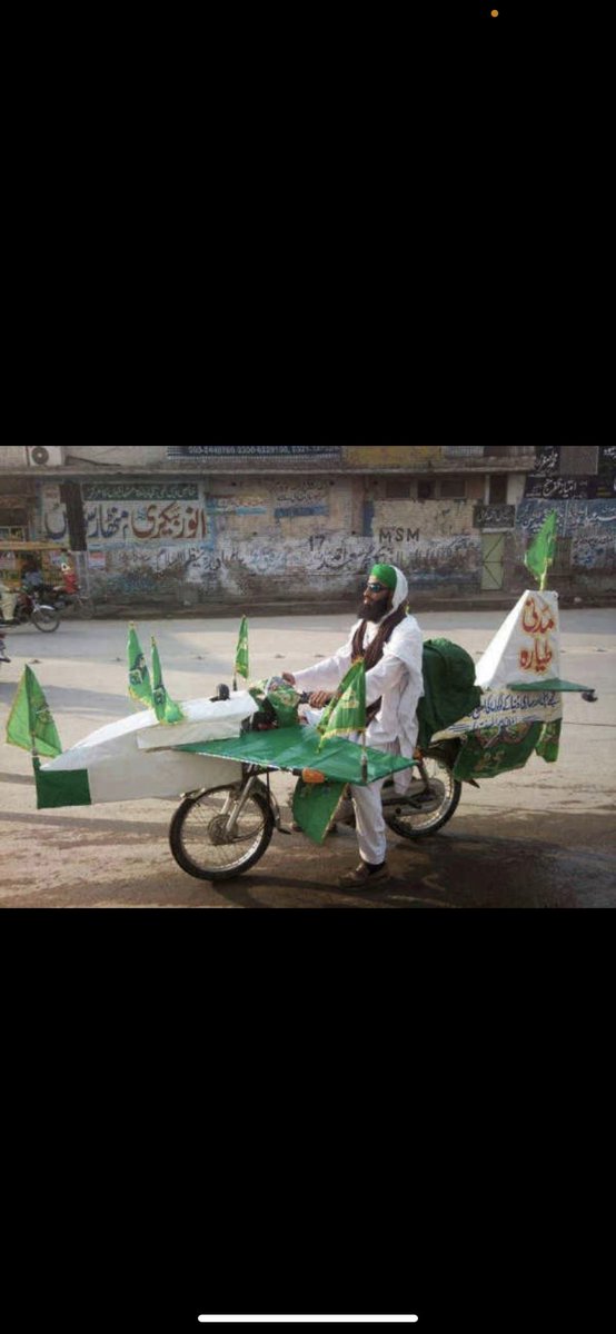 atrueindiankhan's tweet photo. Is mai beth ke phir jana jahan jaana hai…. #Pakistanpolitics = #Khokhlipolitics ….. and yes… ye fake account banane band karo…. https://t.co/Mkwq746yee
