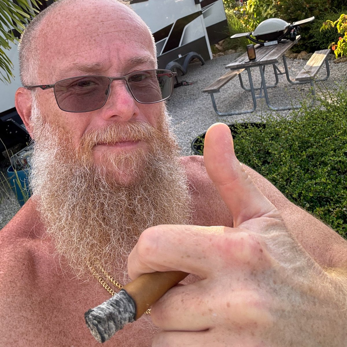 JasonGutterman's tweet photo. Good morning and HAPPY APRIL FOOLS DAY!! Sun is shining, weather is sweet. Video coming later this week. Now quit complaining and go out and seize the day! We love you, we miss you and we’ll see you real soon… ☀️☀️📸👍👍 (ps, happy birthday Lite G) https://t.co/Yyy9HxvBKx