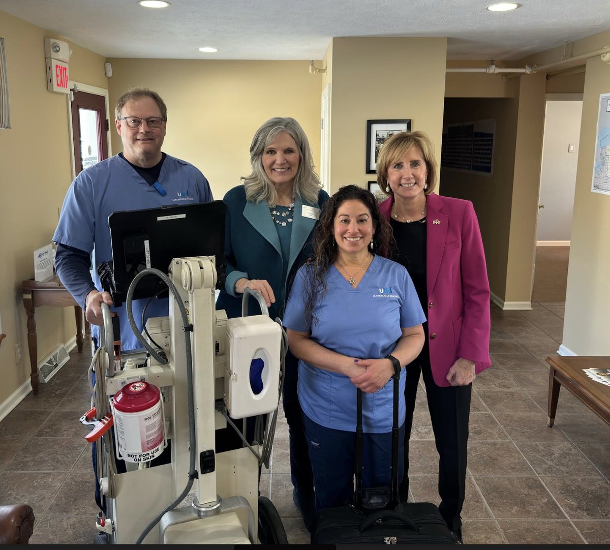 Thank you to Lois Irwin from UltraMobile Imaging for demonstrating the impressive capabilities of their ultrasound machine in our Victor Office. 

Founded in 1993, UltraMobile Imaging continues to be a leader in mobile diagnostic imaging in our community and the country!