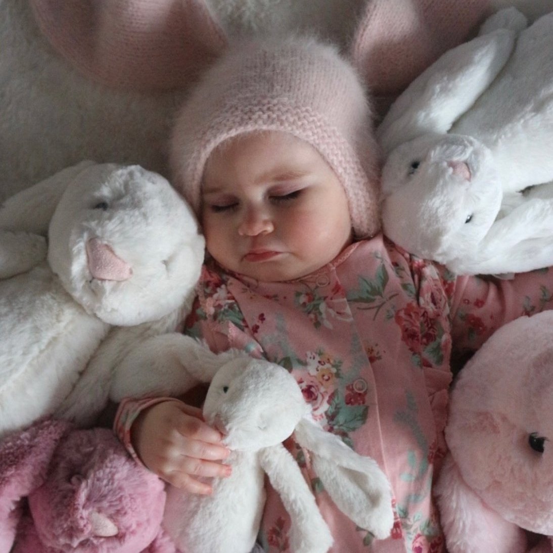 👶🏼❝ #Babypineapple🍍 ❞ → 𝗡𝗲𝘄 𝗽𝗼𝘀𝘁 by @𝖶𝖾𝗌𝗍𝖼𝗈𝗍𝗍𝖲𝗎𝗋𝗄𝖺𝗇

A little baby fell asleep while we celebrated Easter as a family yesterday. 🐰