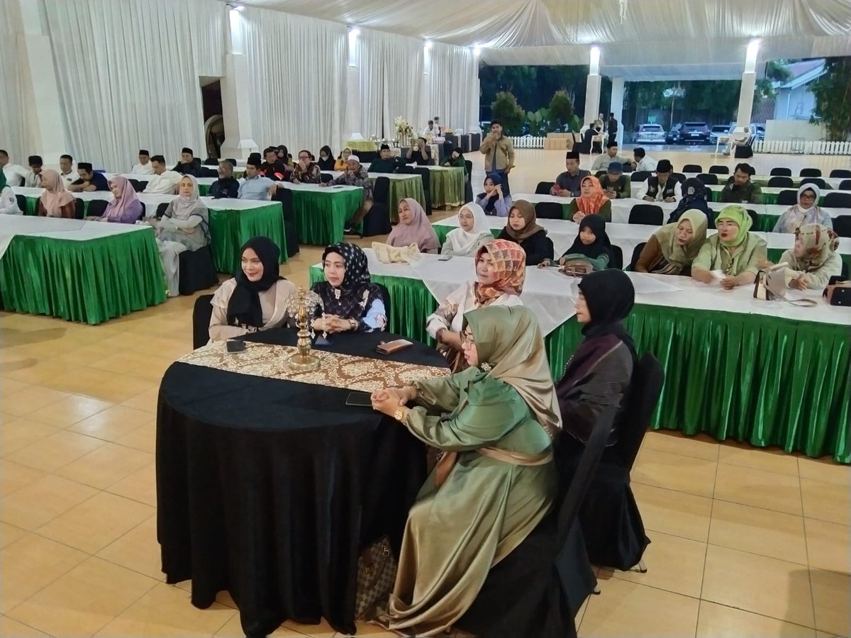 PKBKuningan's tweet photo. Buka Puasa Bersama dalam rangka Refleksi Pemilu 2024 "Menjalin Kekeluargaan Dengan Merajut Kebersamaan Untuk Kemenangan Yang Fitri"
.
.
@DPP_PKB @cakimiNOW @EmHasanuddin @dpwpkbjabar @SyaifulHooda @jamaludin190680 @PKBKuningan @Kosasih7Ujang @UjangOfficial @sahabat_k_ujang https://t.co/RnPl5i4U5R