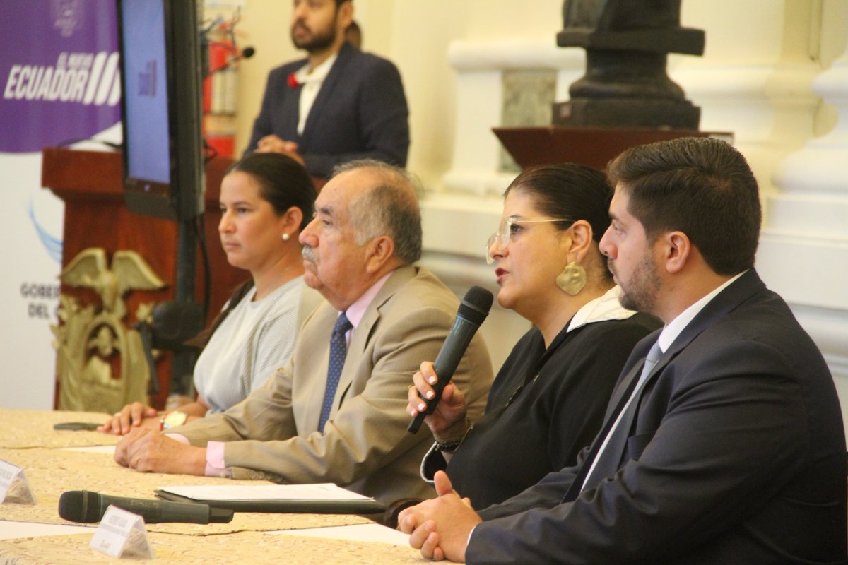 Además, la ministra <a href="/Palencia3Monica/">Mónica Palencia Nuñez</a> resaltó que la #CulturaDeLaLegalidad debe ser la única cultura valida en el Ecuador, es la que nos va a llevar al respeto, empatía y la norma del deber ser, necesitamos reconstruir patria entendiendo la realidad local, agregó.