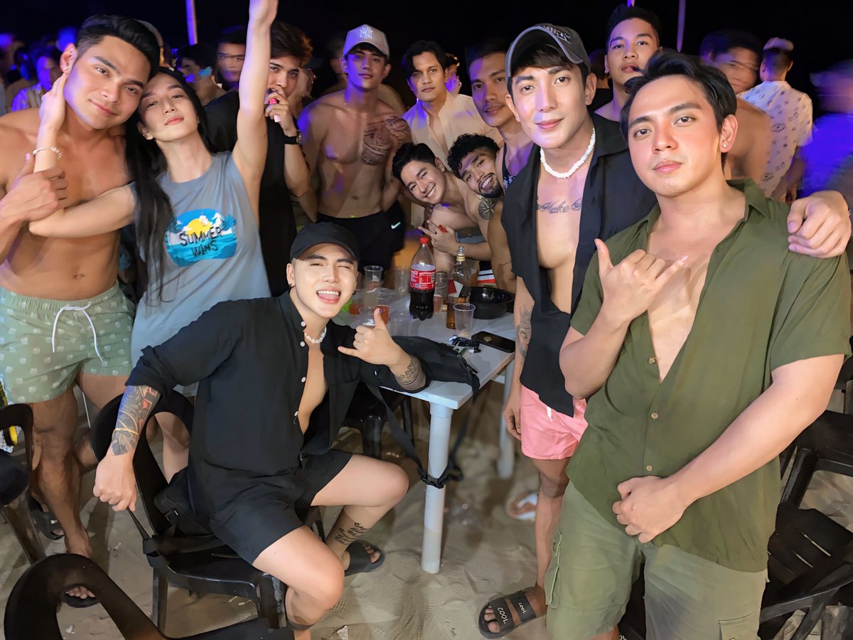 borgesplurge's tweet photo. Puerto Galera Squad 2024 #VSOMEPH 🇵🇭 https://t.co/G0uy4Q5jSt