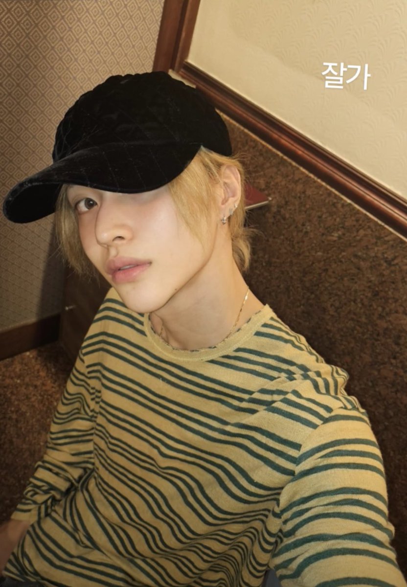 wbnbbl's tweet photo. [#WONBIN ✨ 240401]

#원빈: Heejoo, long hair is now over. Goodbye, goodbye for real..

his april fool’s joke 🥲 https://t.co/LxjQD8rVPP