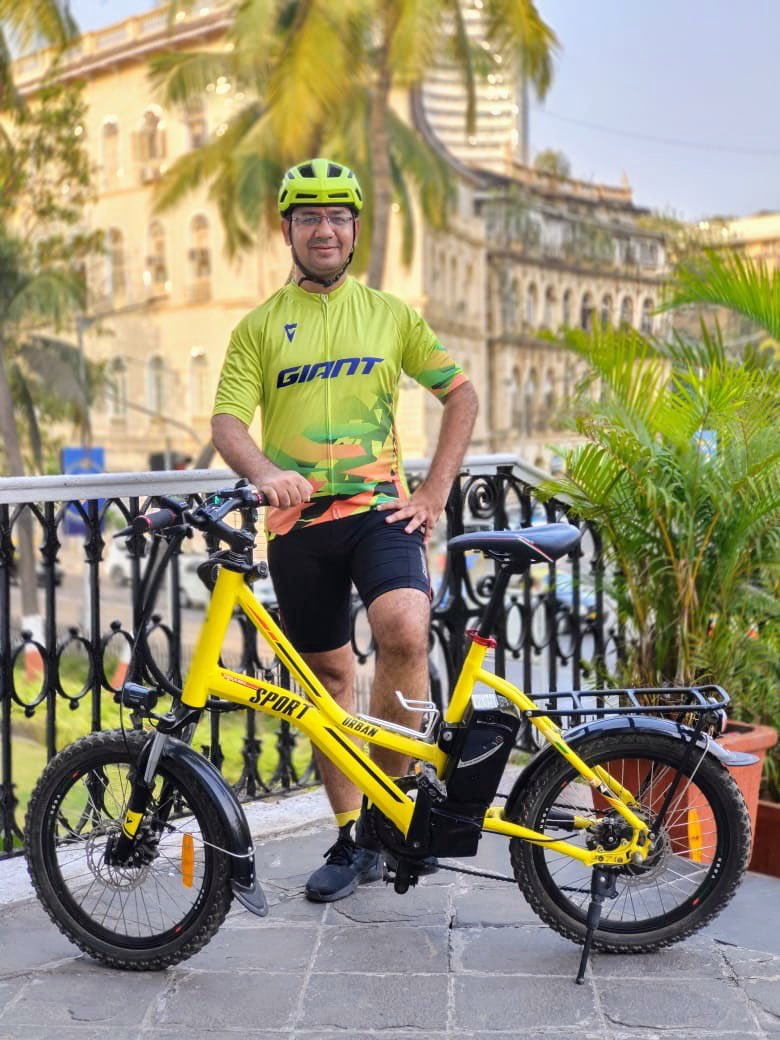 pedalandtring's tweet photo. In love with Cycling 🚴🏻♂️ 🌹
Vaan Mobility Urban Sport #ebike
The e-bike in this #photograph is the #urbansport by #vaanmobility
Their showroom is at Atria Mall in Mumbai.
Email: customercare@vaanmoto.com
Contact: 9048122555
Use code “VAVM001” & get Rs. 2000/- discount. https://t.co/VAj2utkJIC