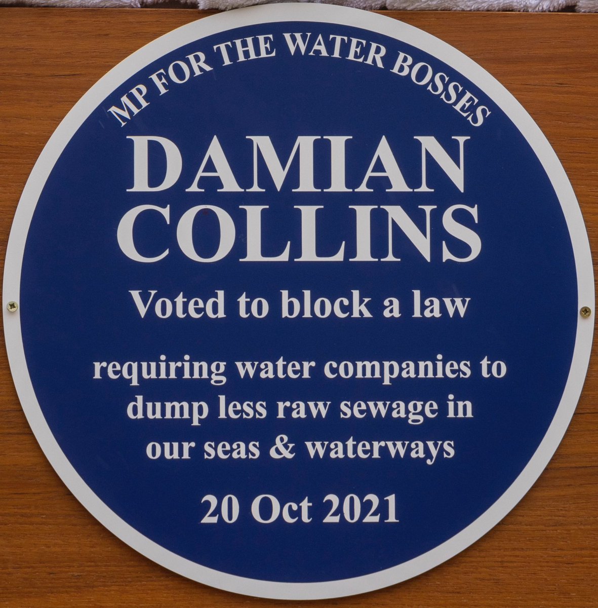 Fantastic event this morning standing up to sewage dumping - strong turnout & universal anger at the Tory MP, his voting record & Southern Water. And brilliant to hear from Elane from @SOSWhitstable on their valuable work and how we can follow it in F&H. 💪🏊‍♂️🌊 #DumpDamo