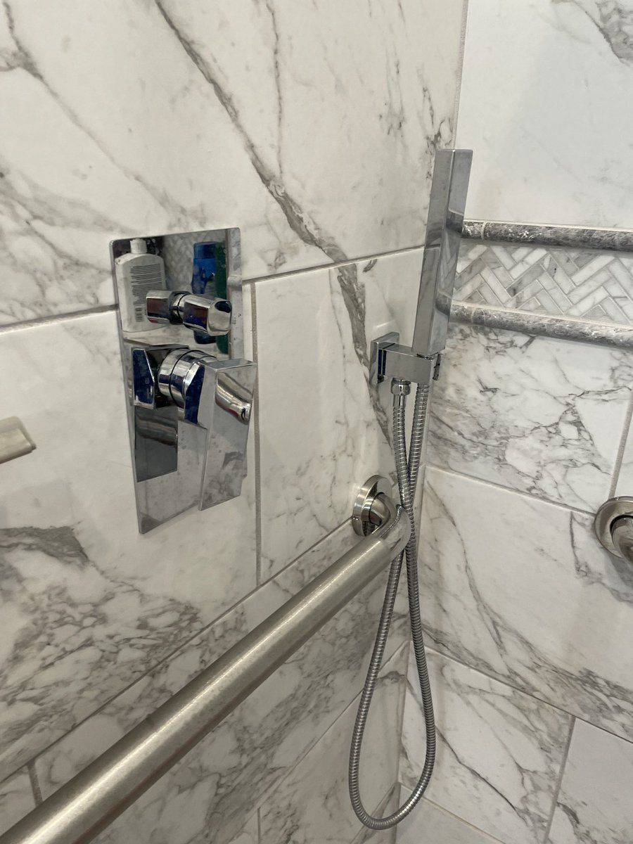 #plumbers! I have this shower setup and i need a new diverter valve to divert from showerhead to sprayer. When i pull the knob out to divert it won’t stay out. I cannot find the maker of this system. Any info, advice is appreciated. #Plumbing @moen @PricePfisterInt