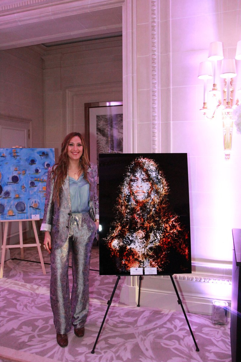 lapierreeric01's tweet image. Expo au @fsgeorgevparis lors du Grand Diner pour la Paris Fashion Week. #expo #artisteemergent #photo #chromaluxe #luxurydesign #PFW24