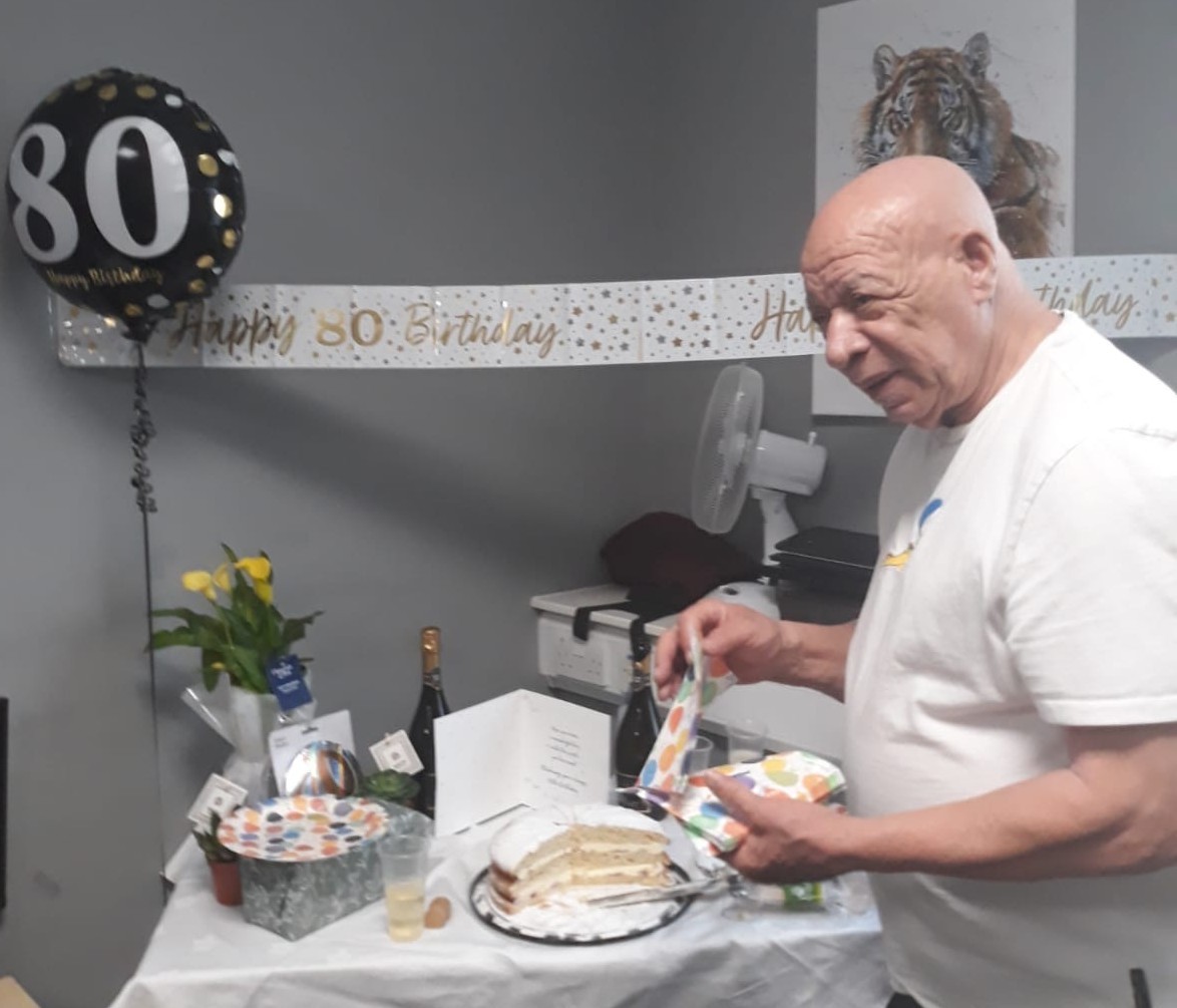 One of our 'senior' #Veterans at Whitefoord House, Carl Prendergast, has celebrated his 80th birthday! Carl, who was born in Jamaica, served in the Royal Signals, and was joined by residents and staff as he celebrated his milestone with some birthday cake and refreshments 🎂🥂